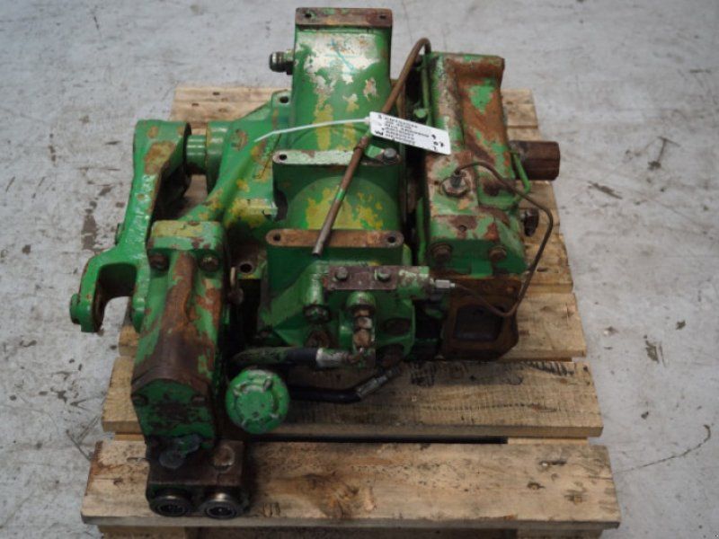 John Deere 4240