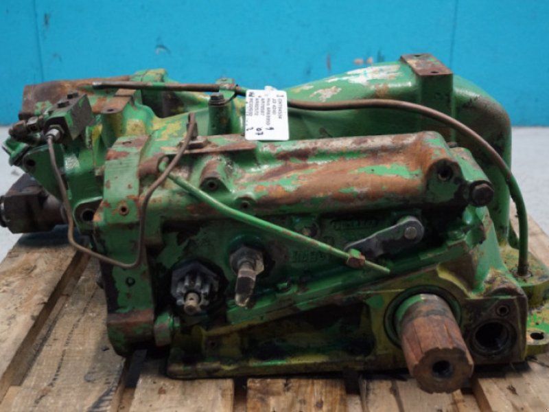John Deere 4240