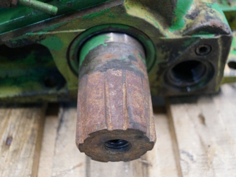 John Deere 4240