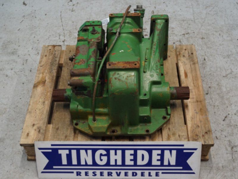 John Deere 4240