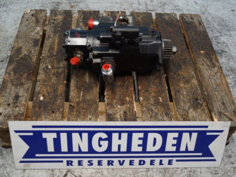 MacDon D60