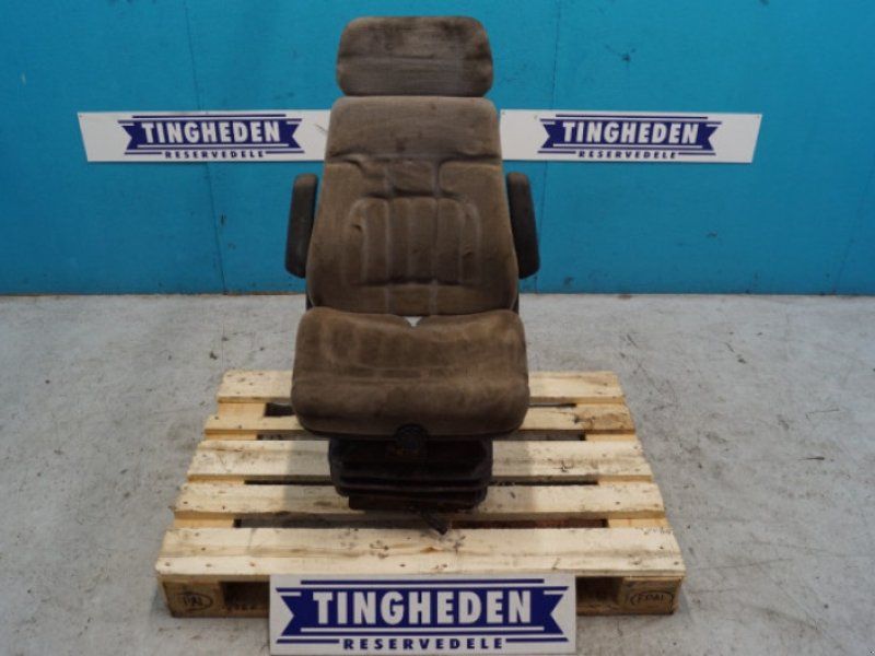 Massey Ferguson 32