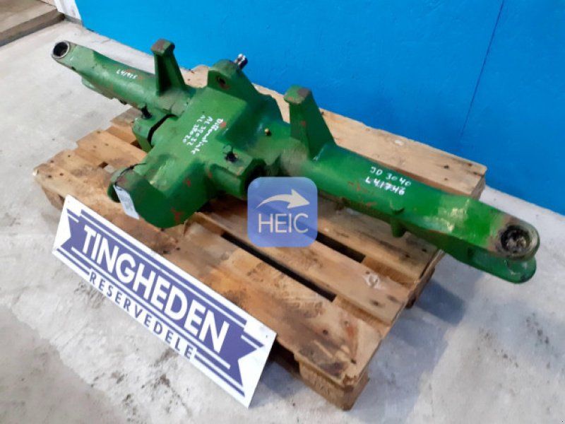 John Deere 3040