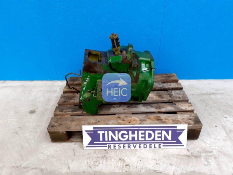 John Deere 2120