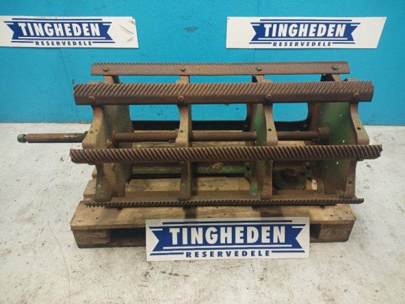 John Deere 1042