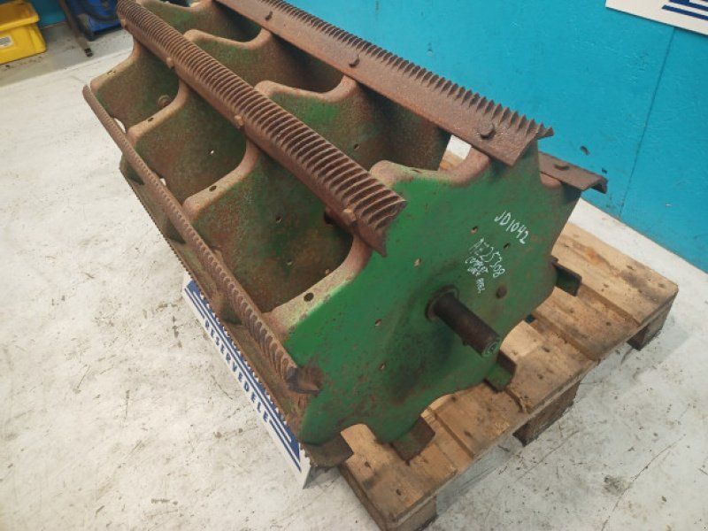 John Deere 1042