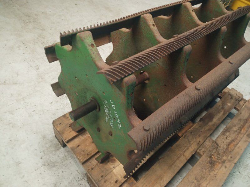 John Deere 1042