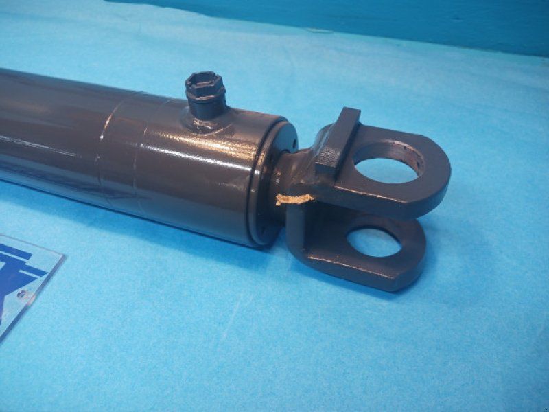 Vicon 835