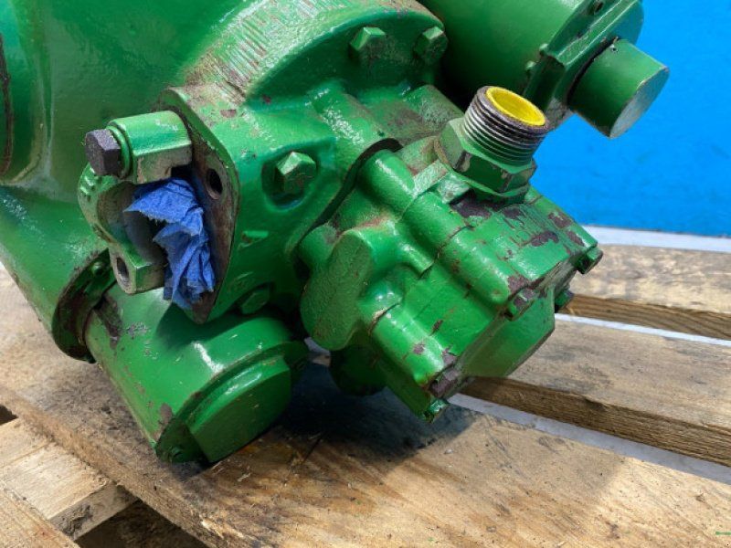 John Deere 1170