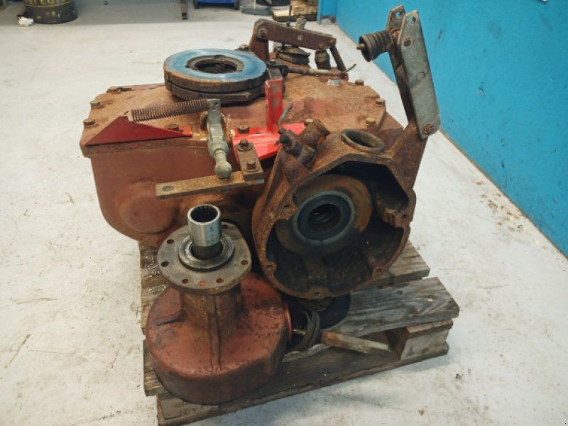 Massey Ferguson 38