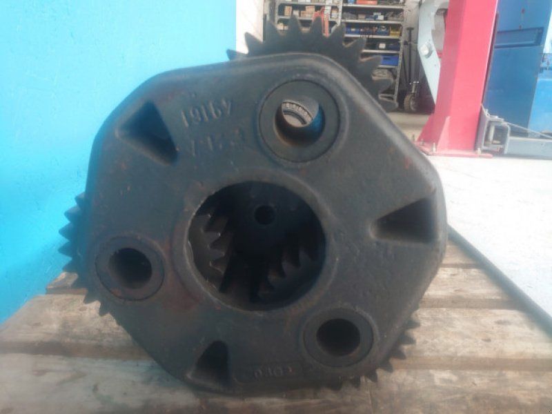 New Holland TM 150