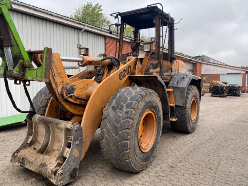 Case 621D