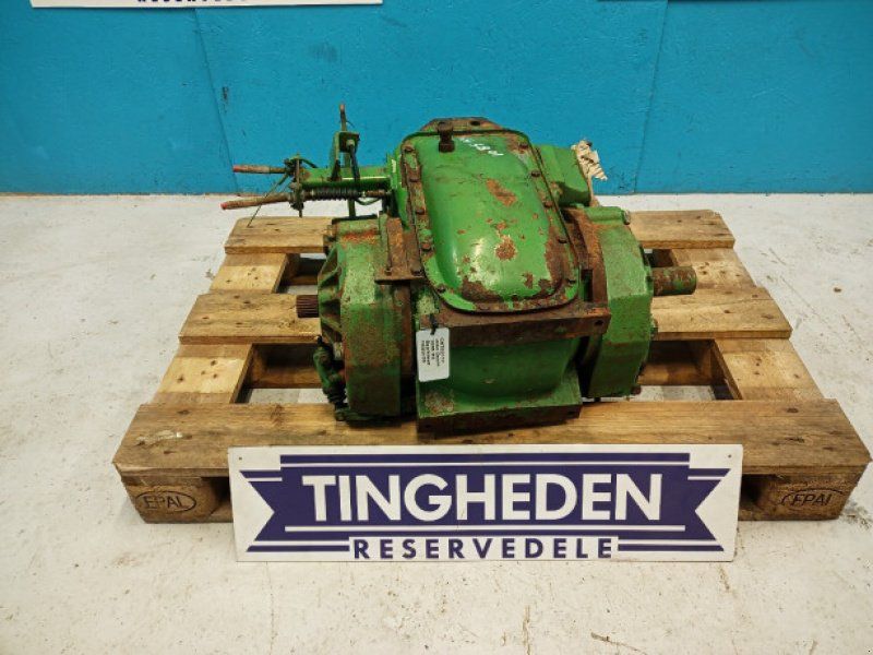 John Deere 1085