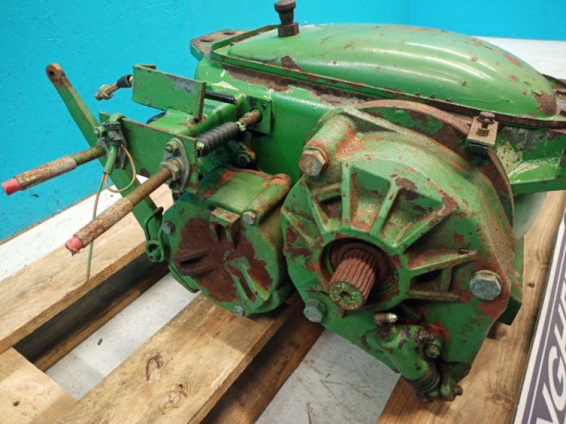 John Deere 1085