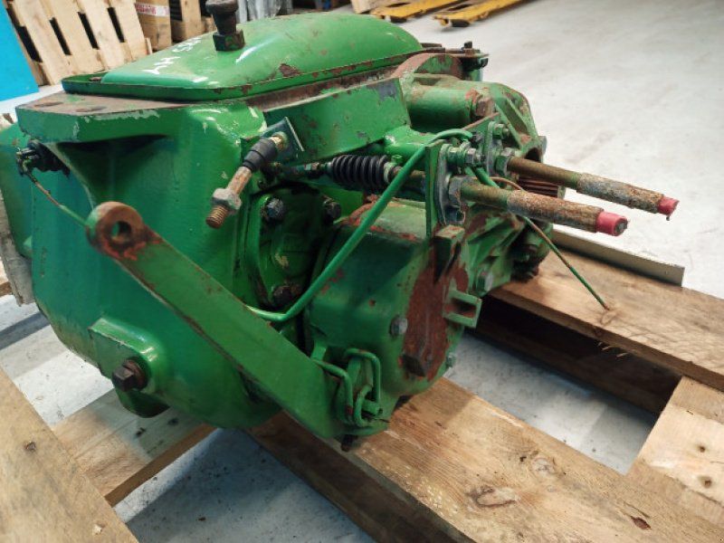 John Deere 1085