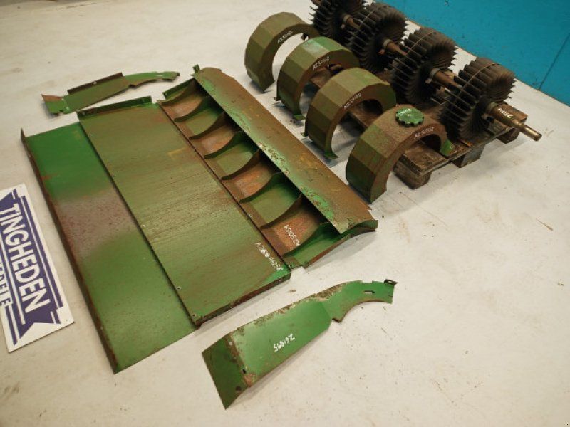 John Deere 2054