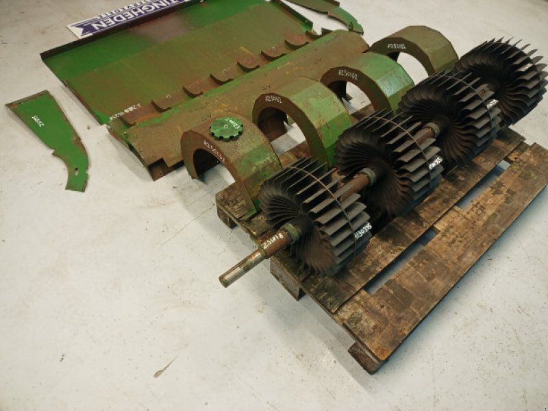 John Deere 2054