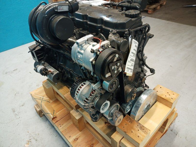 Iveco F4HE9684J J100