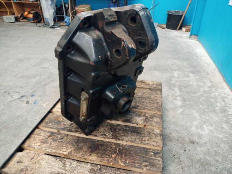 New Holland TM 190