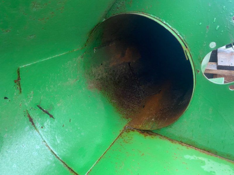 John Deere 1075