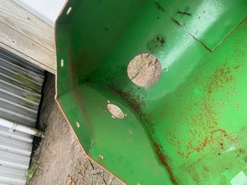 John Deere 1075