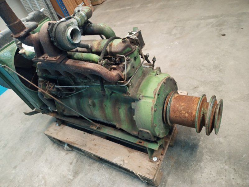 John Deere 6329