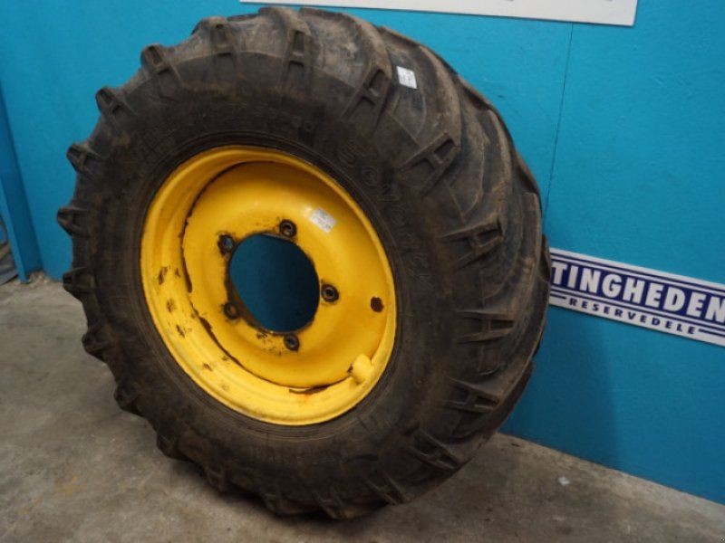 New Holland 28
