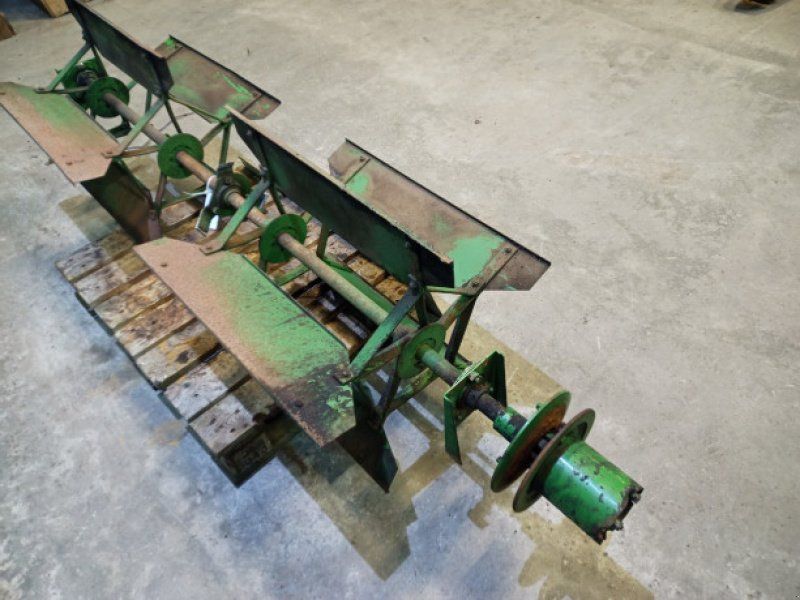 John Deere 1085