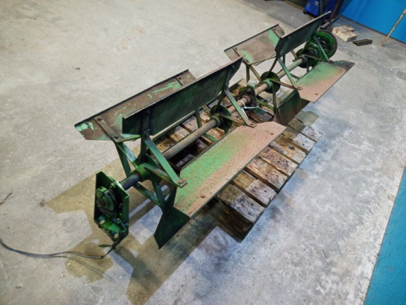 John Deere 1085