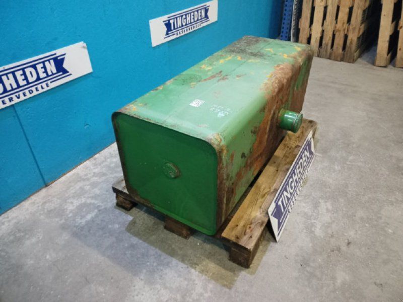 John Deere 1085