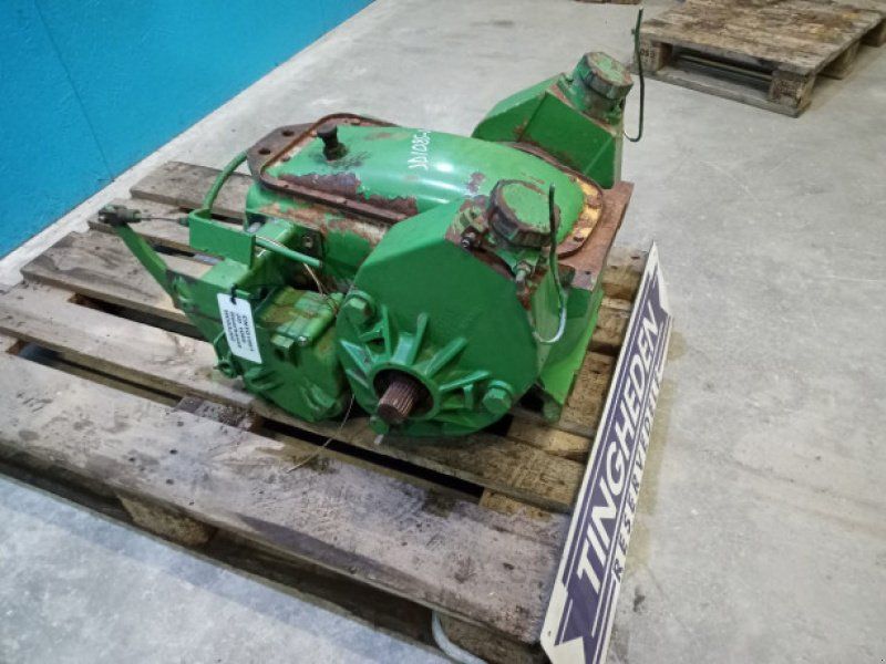 John Deere 1085