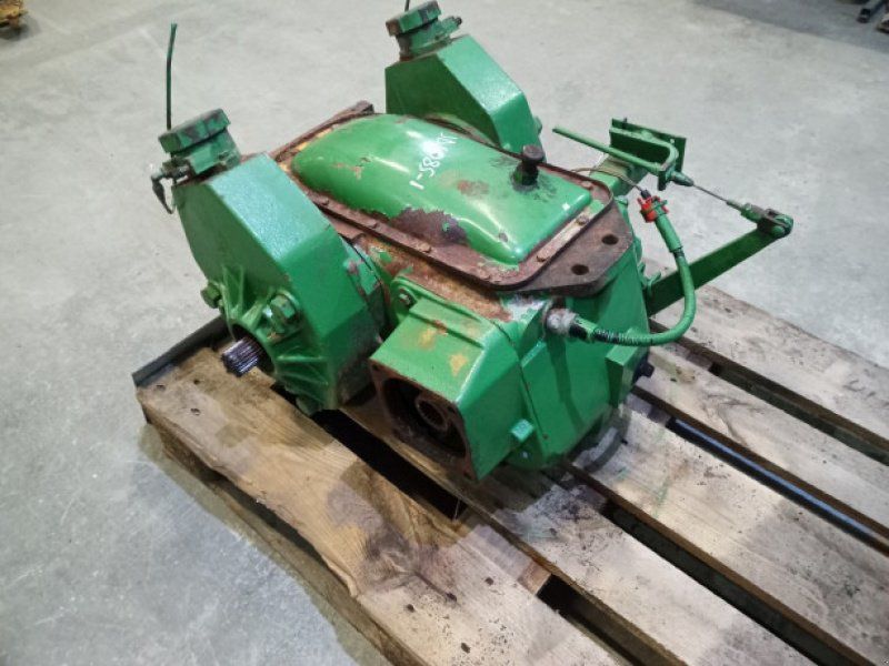 John Deere 1085