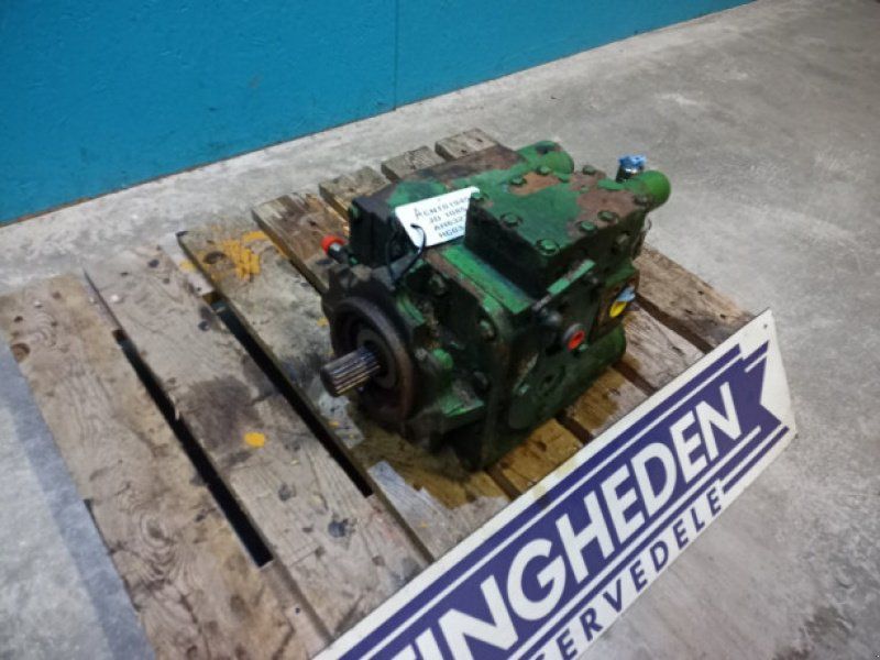 John Deere 1085