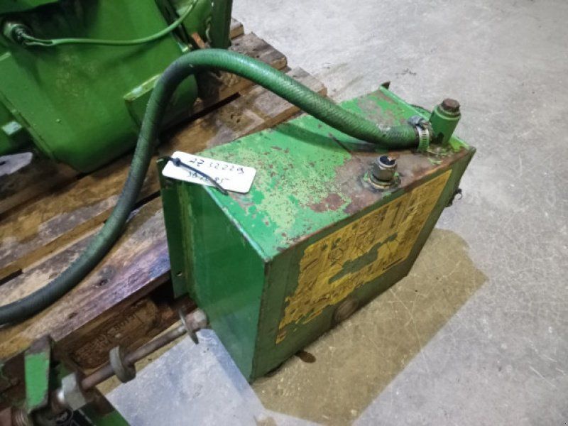 John Deere 1085