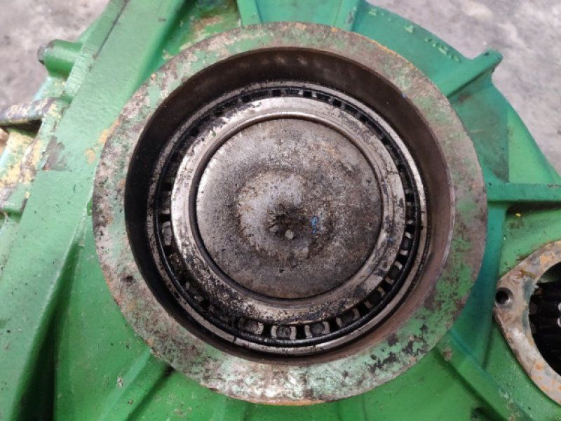 John Deere 1075