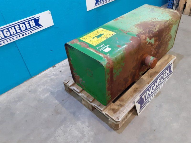 John Deere 1075