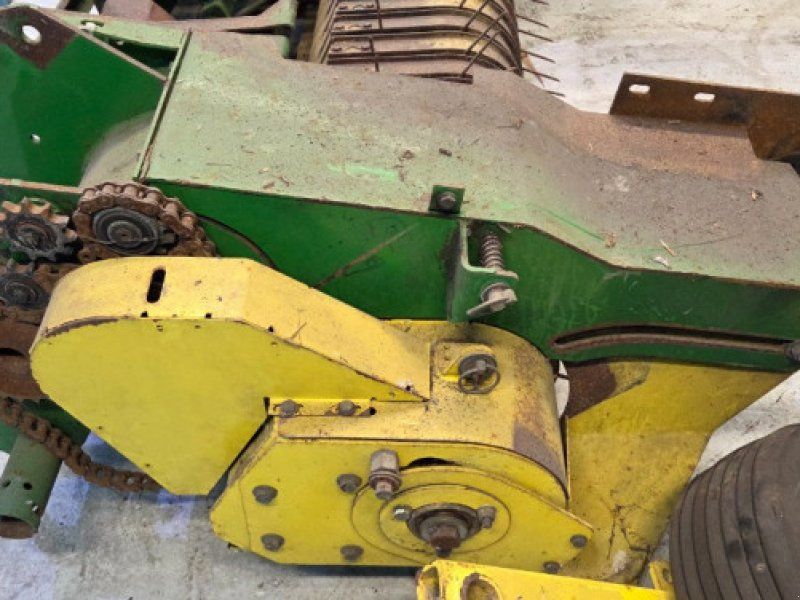 John Deere 592