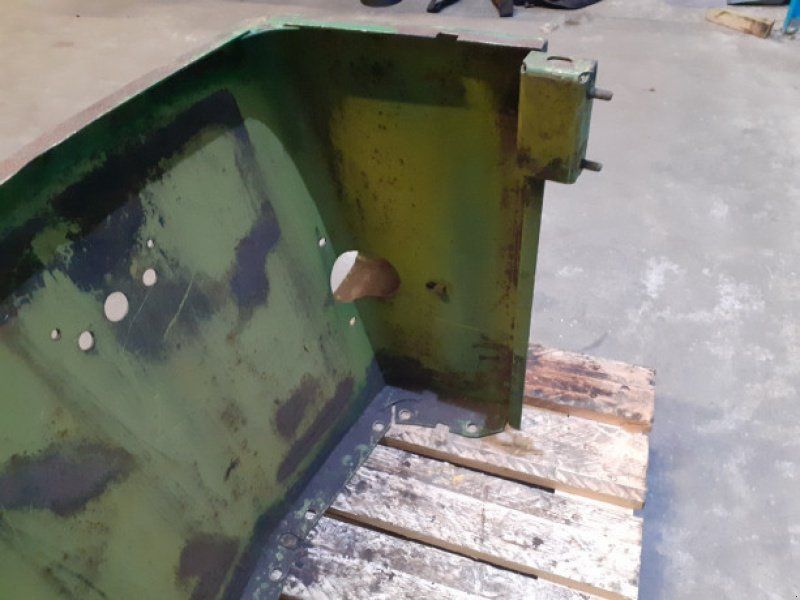 John Deere 2850