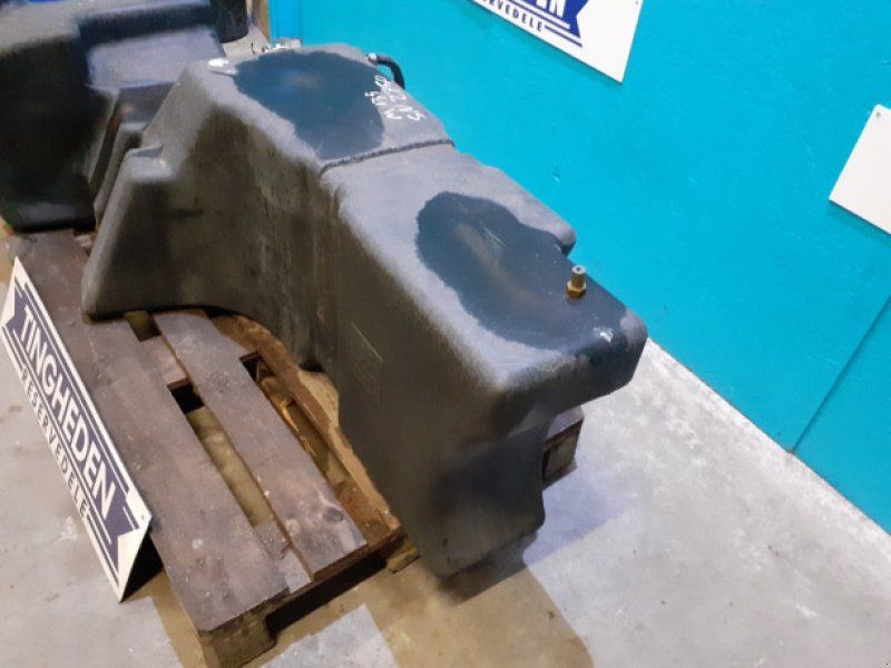 New Holland M135