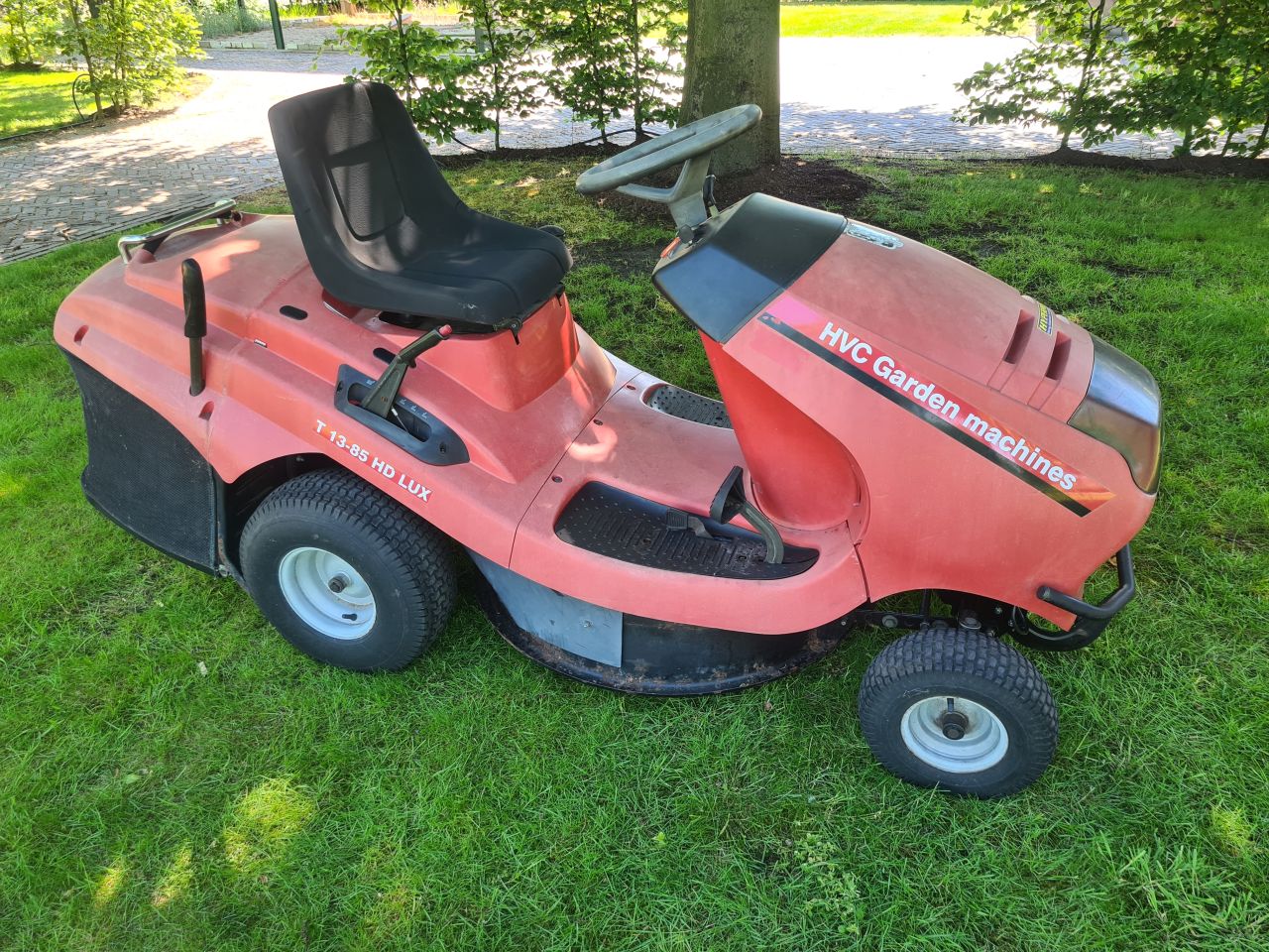 Alko T 13-85 HD LUX zitmaaier met opvangbak hydrostaat.