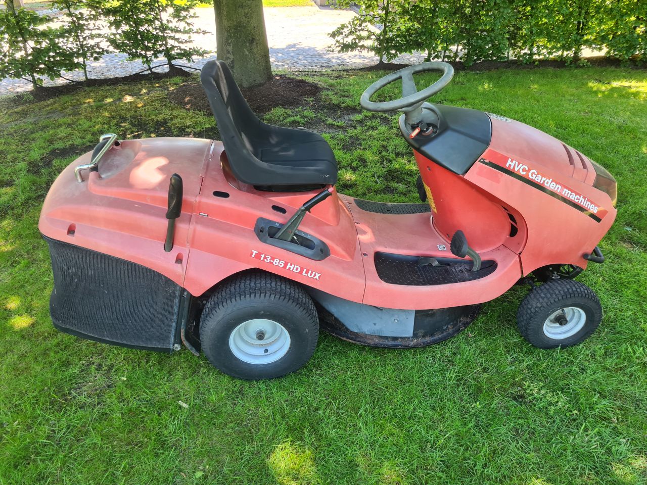 Alko T 13-85 HD LUX zitmaaier met opvangbak hydrostaat.