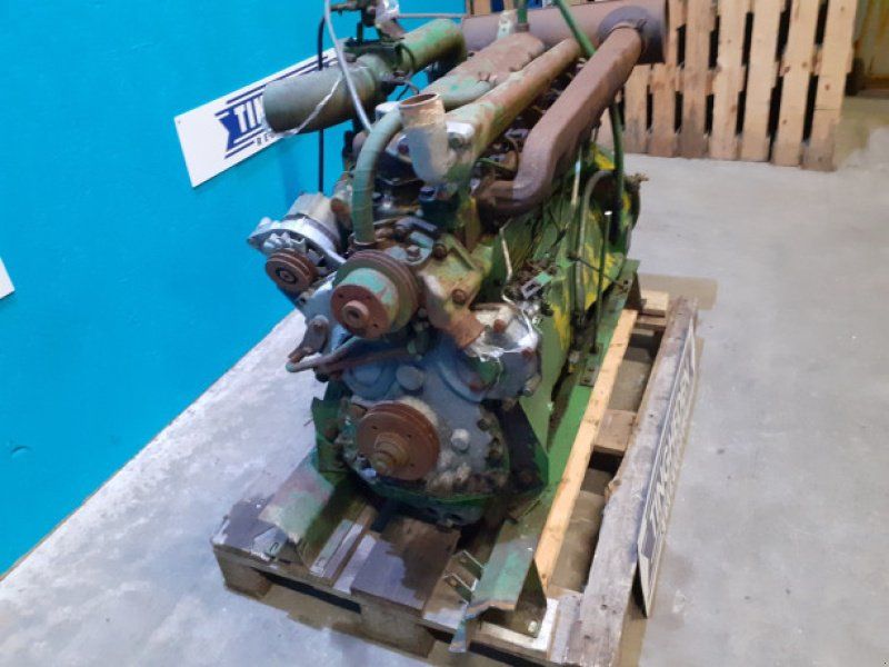 John Deere 6329