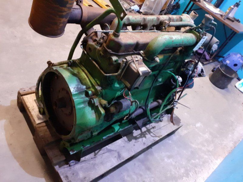 John Deere 6329