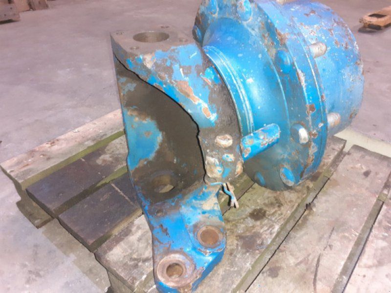 Ford 8630