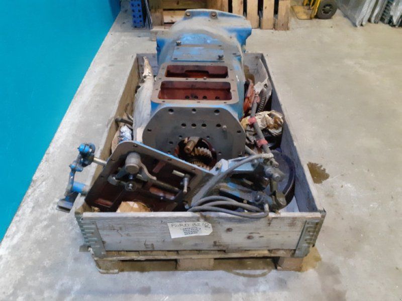 Ford 8210