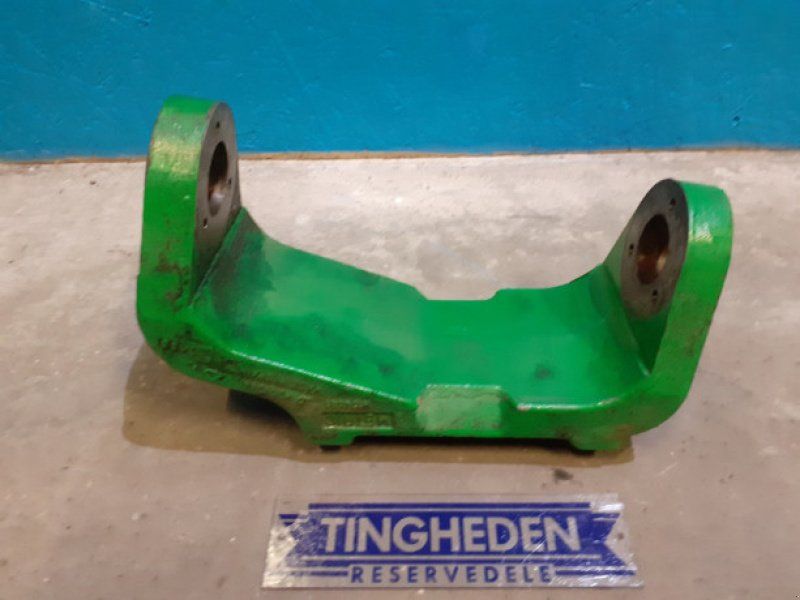 John Deere S670