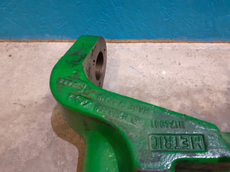 John Deere S670