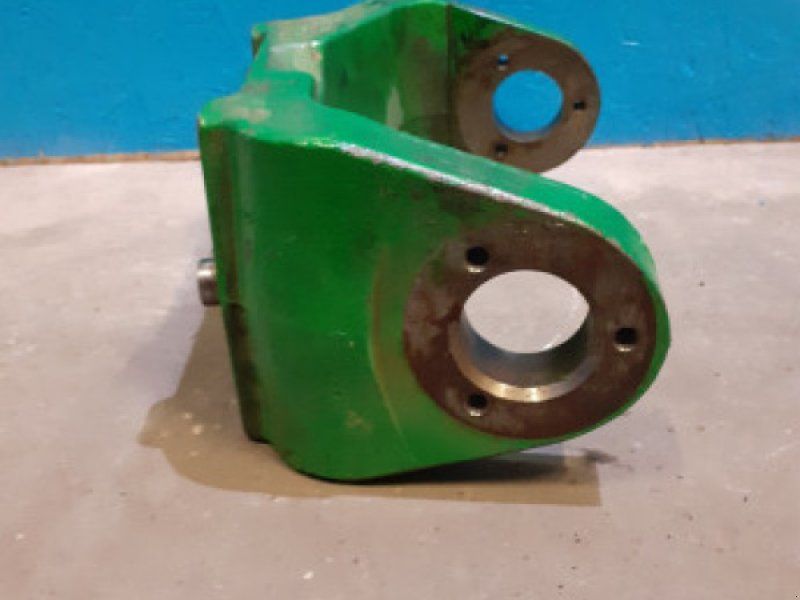 John Deere S670