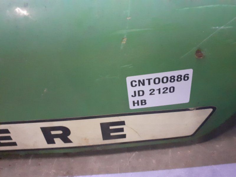 John Deere 2120