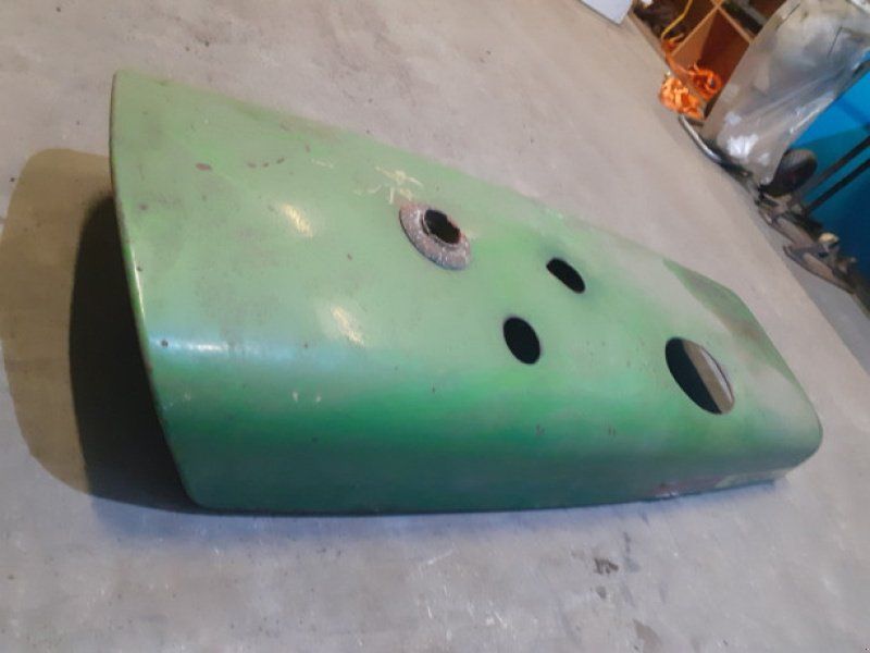 John Deere 2120